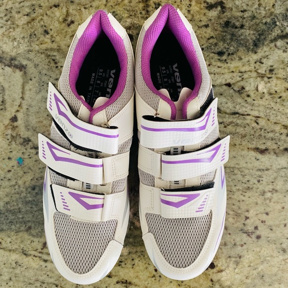 Nearly Brand New Venzo Cycling Shoes with Delta Clips - Picture 2 of 4